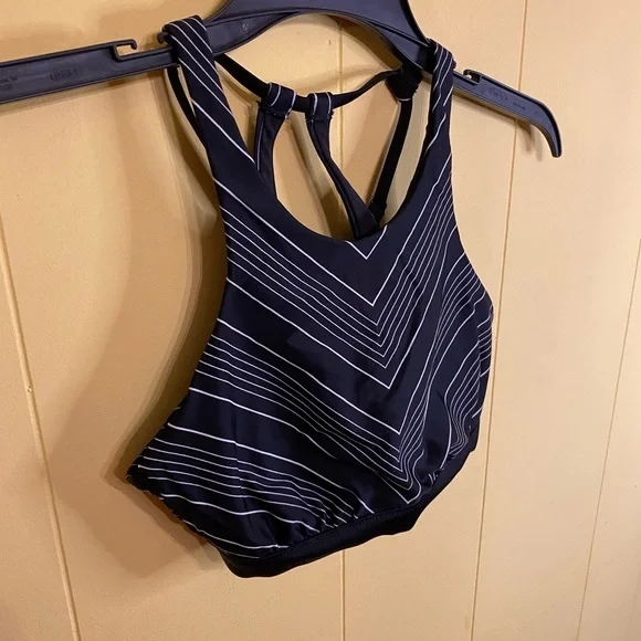 Athleta Black Striped Women's Sports Bra Size 34B/C. - Picture 2 of 4